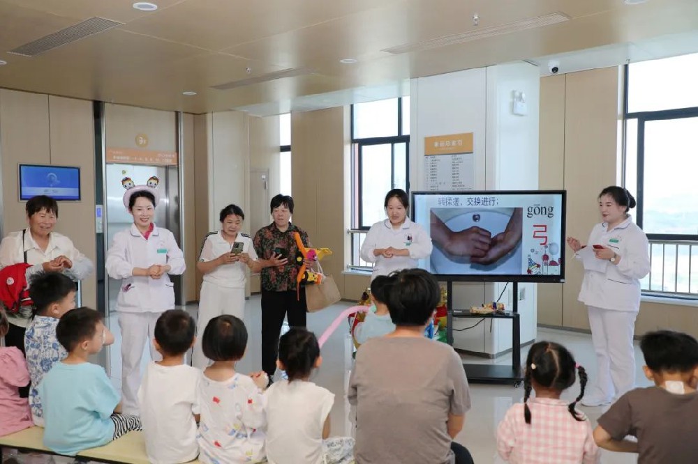 粽情童趣，健康相伴——颍上县中医院儿科开展六一儿童节主题活动